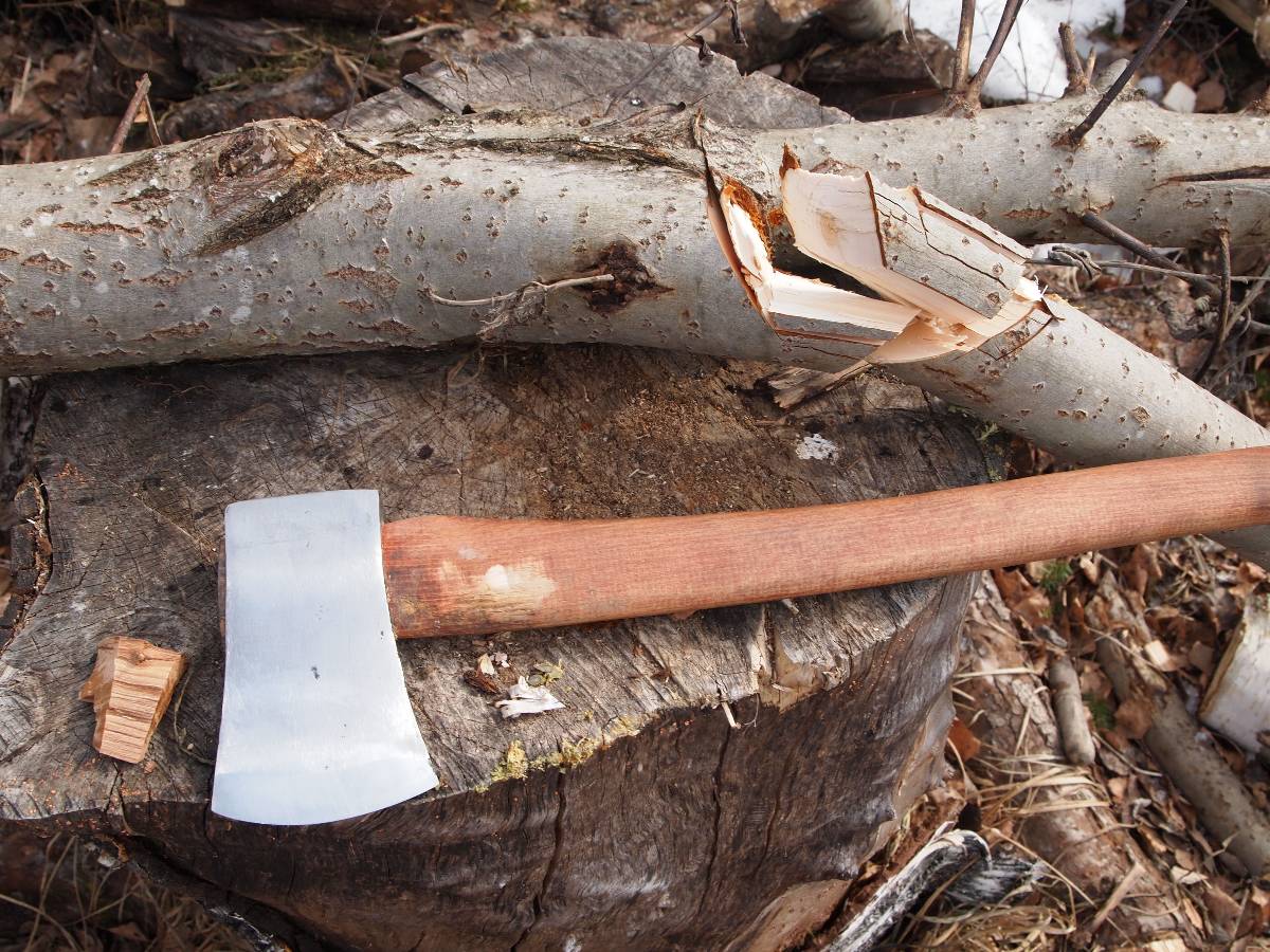 The wandering axeman Repairing chipped edges