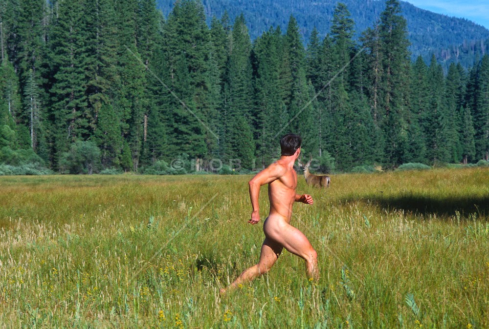 Бегущие голые красивые девушки фото