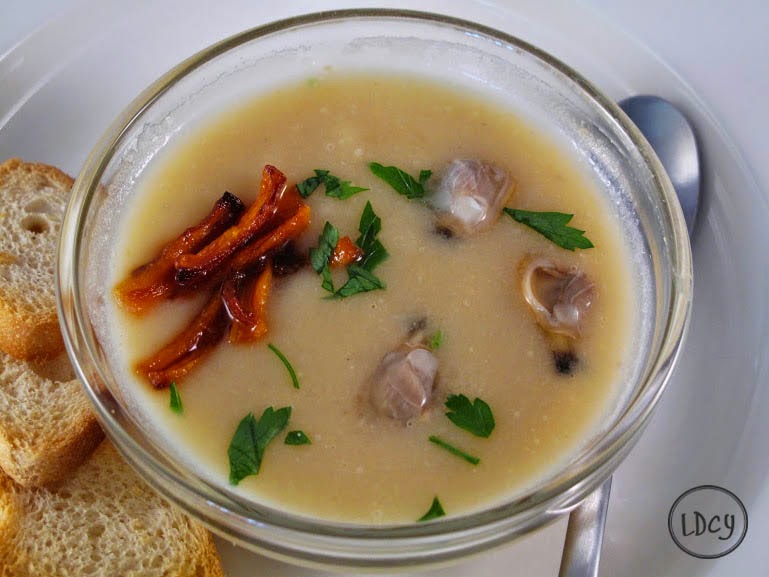 Crema De Almejas Con Guarnición De Zanahorias
