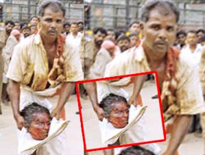 மனைவியின் தலையை வெட்டிக்கொண்டு பொலிஸ் நிலையத்துக்கு வந்த கணவன் India+police