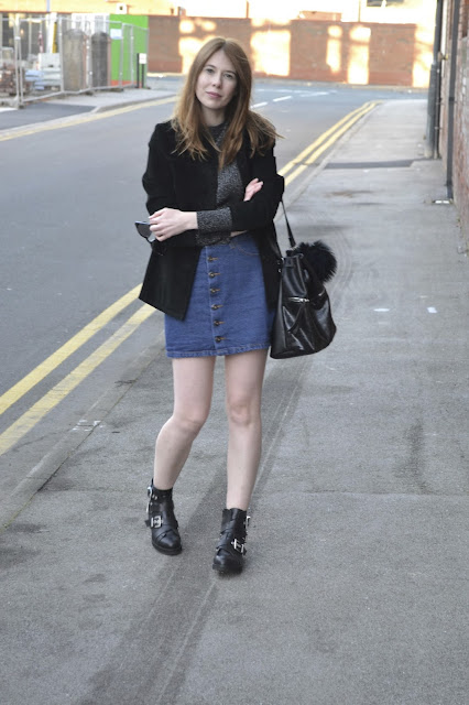 Women's affordable fashion blog featuring high street fashion. Denim button down skirt from Ark clothing, Glitter jumper from Primark. Vintage clothing, Kurt geiger, Fashion blogger