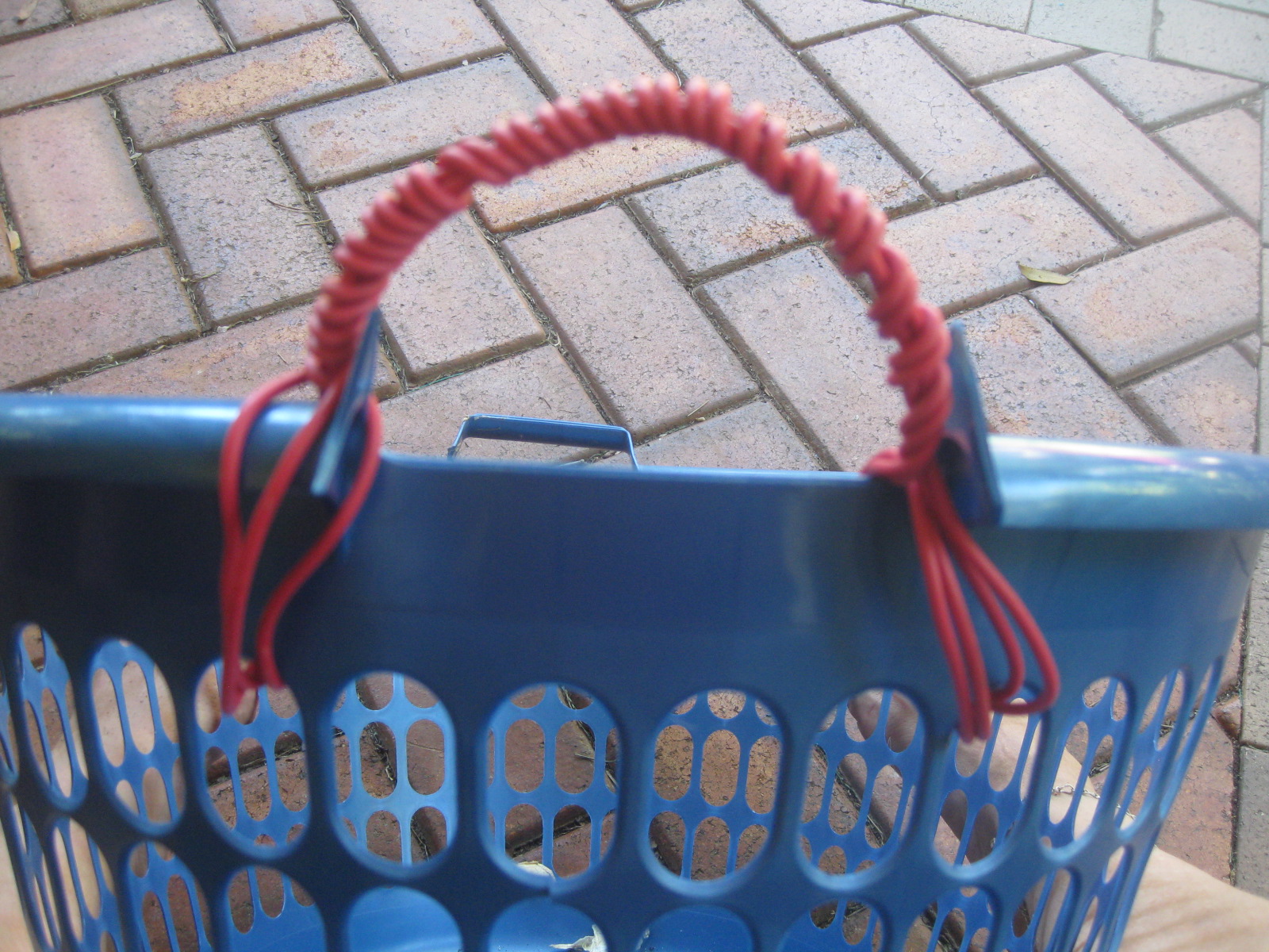 How to fix a cheap plastic washing basket!