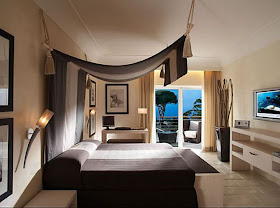 A touch of Luxe: Beautiful luxe bedrooms with draping over the bed