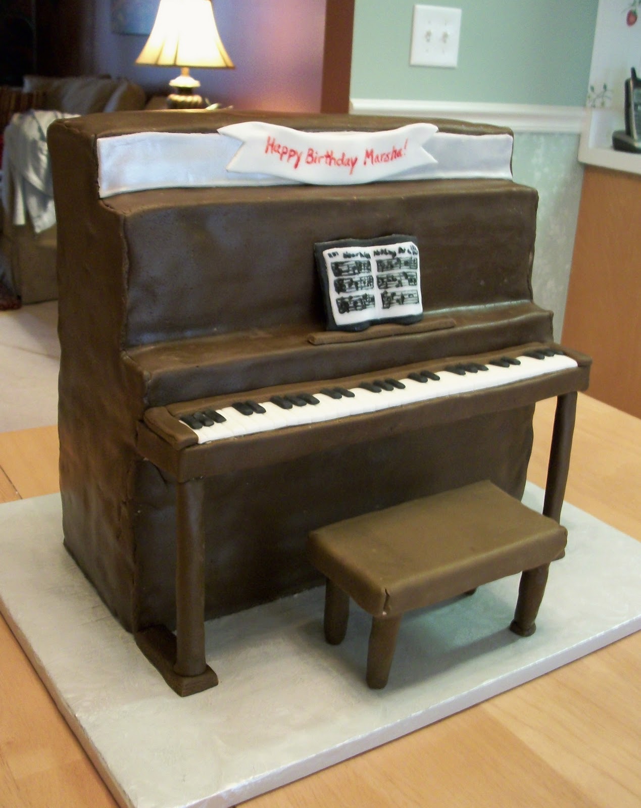 Bellissimo! Specialty Cakes "Piano Cake" 3/11