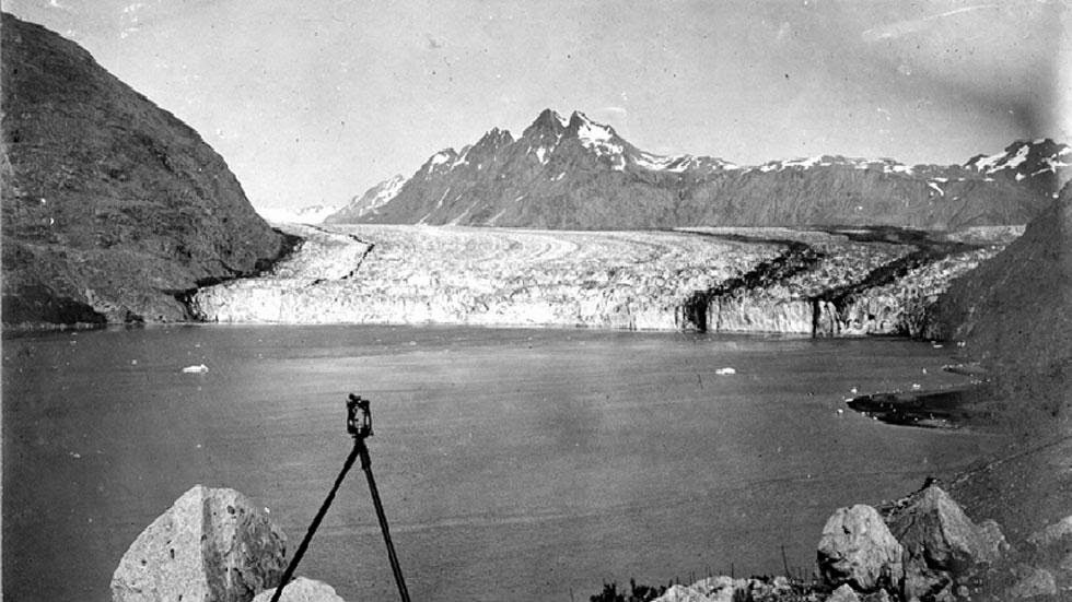 Las huellas del cambio climático en Alaska durante más de 100 años Carrol+Glacier+(1906)+-+Photos+of+Alaska+Then+And+Now.+This+is+A+Get+Ready+to+Be+Shocked+When+You+See+What+it+Looks+Like+Now.