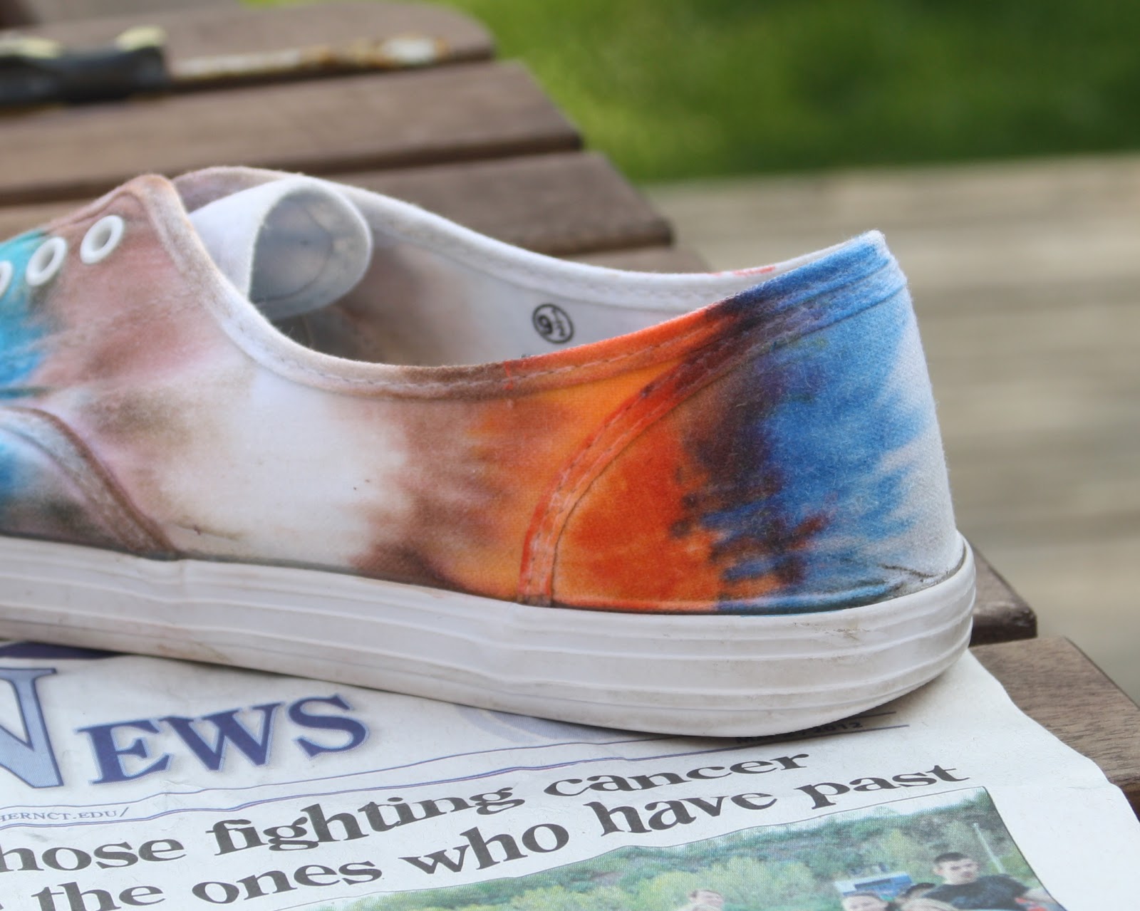 Ave Renee: DIY: Ombre Canvas Shoes with Sharpies