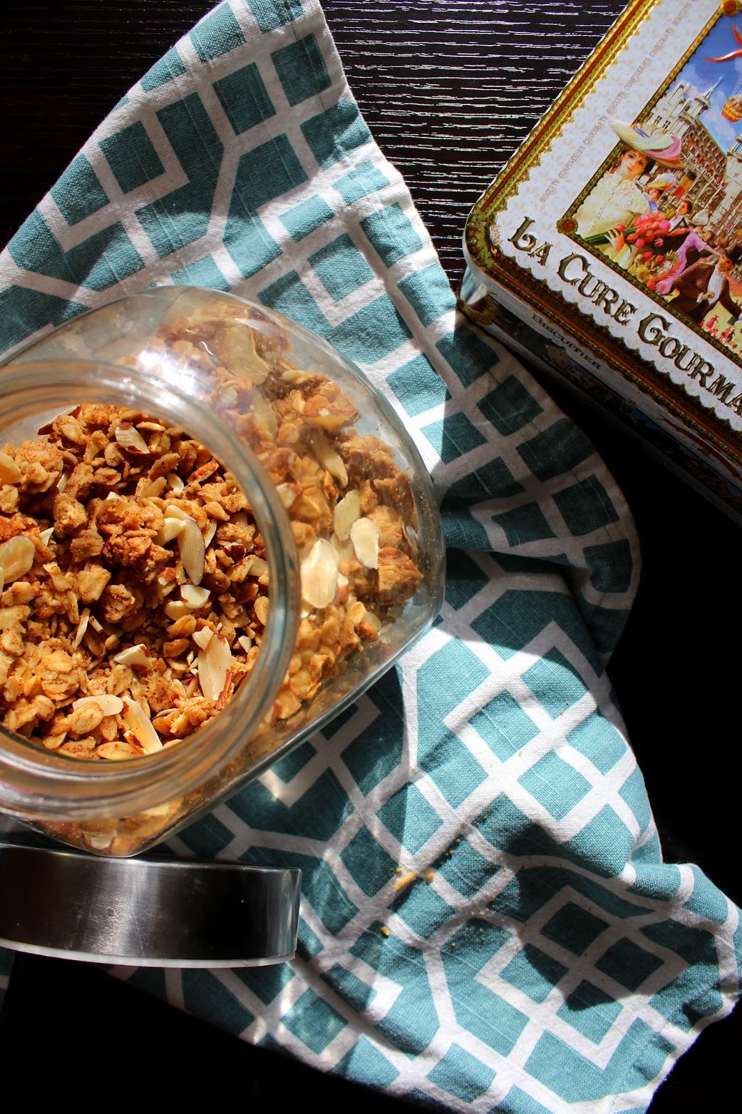 The taste of Myriam Almond butter & Honey granola Granola au beurre