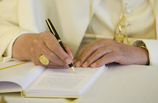 Công bố 2 tự sắc của Đức Thánh Cha về việc Huấn giáo và Chủng viện