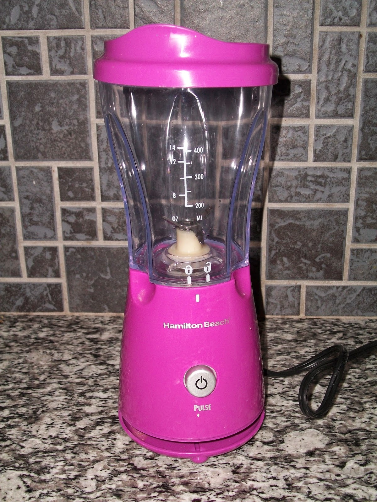 Mom Knows Best: My Smoothie Blender Is A Hamilton Beach 51106T Personal  Blender