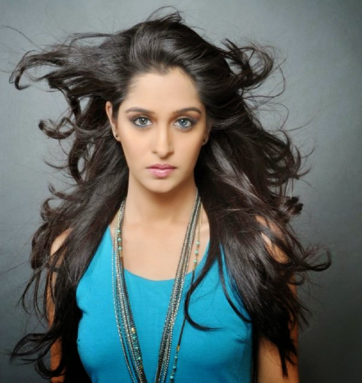 free stars wallpaper: Deepika Samson HD Wallpaper