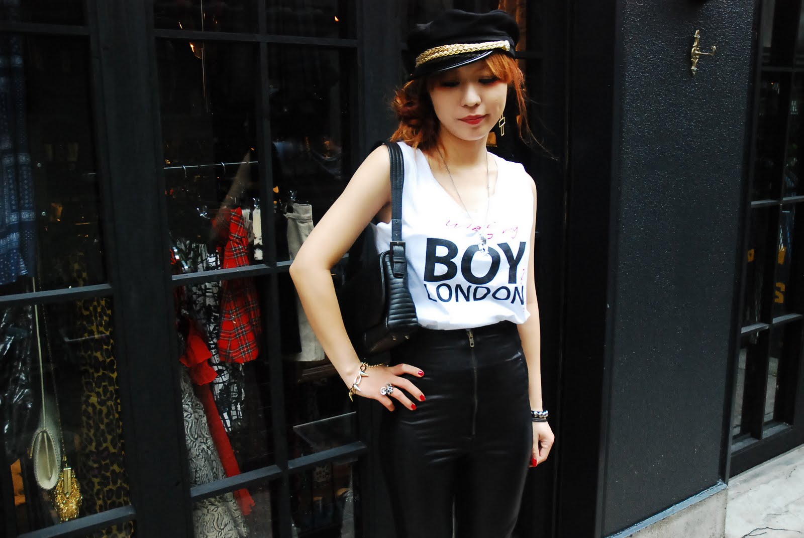 QLOZET NEWS STYLE PHOTO "BOY LONDON" TANK TOP