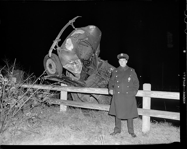 vintage everyday Old Photos of Car Accidents in The 1940's