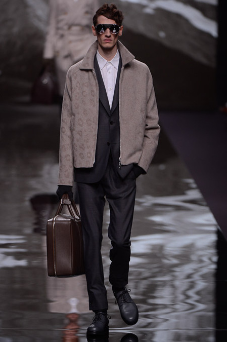 Louis Vuitton - Look from the Louis Vuitton Men's Fall/Winter 2013-2014  Fashion Show. © Ludwig Bonnet / Louis Vuitton