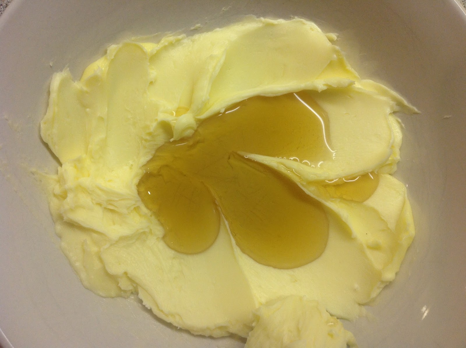 This Muslim Girl Bakes Banana Bread With Maple Syrup Butter