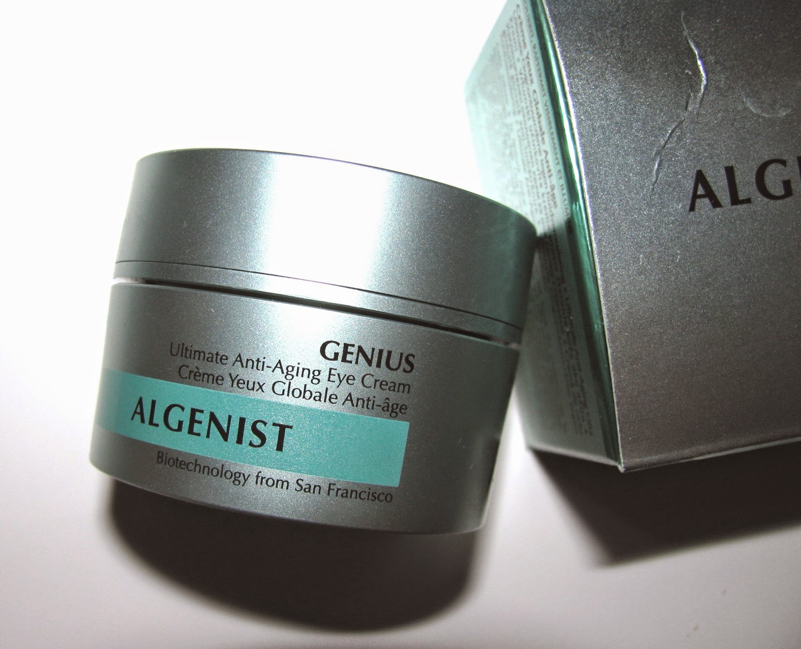 The Beauty Alchemist Algenist Genius Ultimate AntiAging Eye Cream