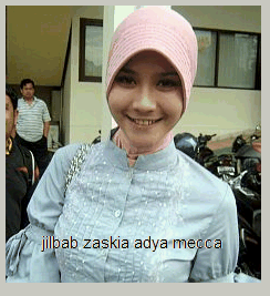 Model Hijabers Zaskia Adya Mecca Photo jilbab pink