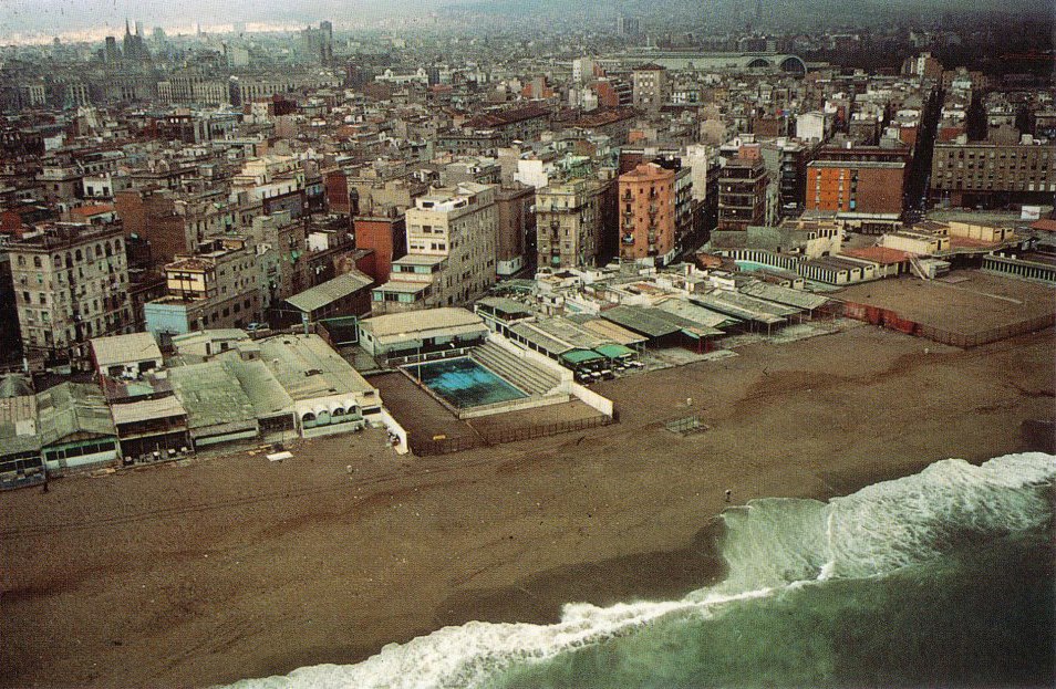 Aspecto de la Playa  Chiringuitos+de+la+Barceloneta+1987.