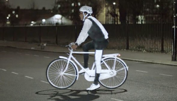 Volvo Life Paint: Μια επικάλυψη για ποδηλάτες που φωσφορίζει τη νύχτα [Video]