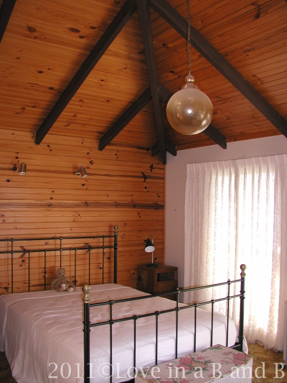 Love in a B and B A Four Poster Romantic Makeover