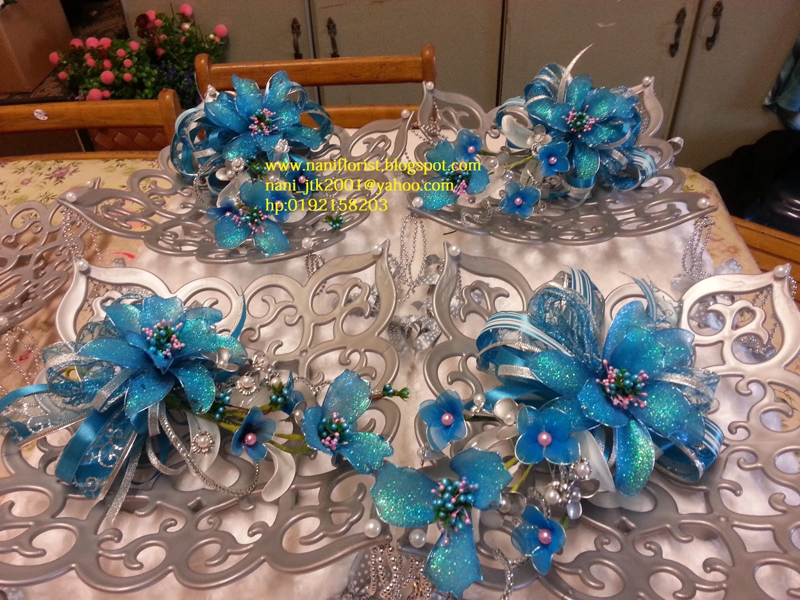 rangkaian bunga pengantin biru silver
