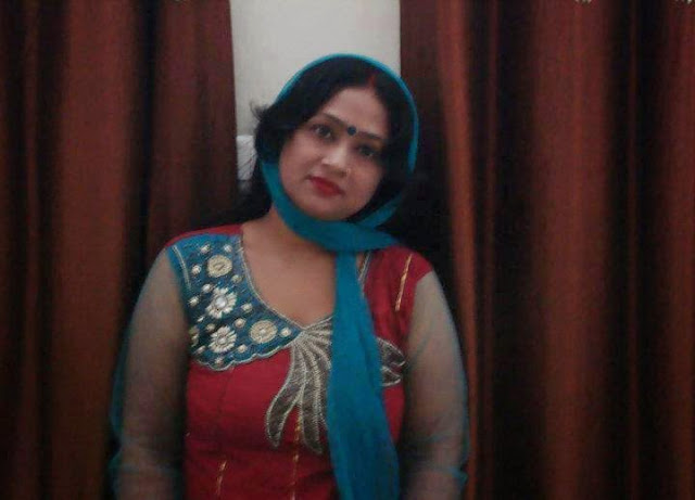 Kavita Bhabhi in Different Poses | Hot and Sexy