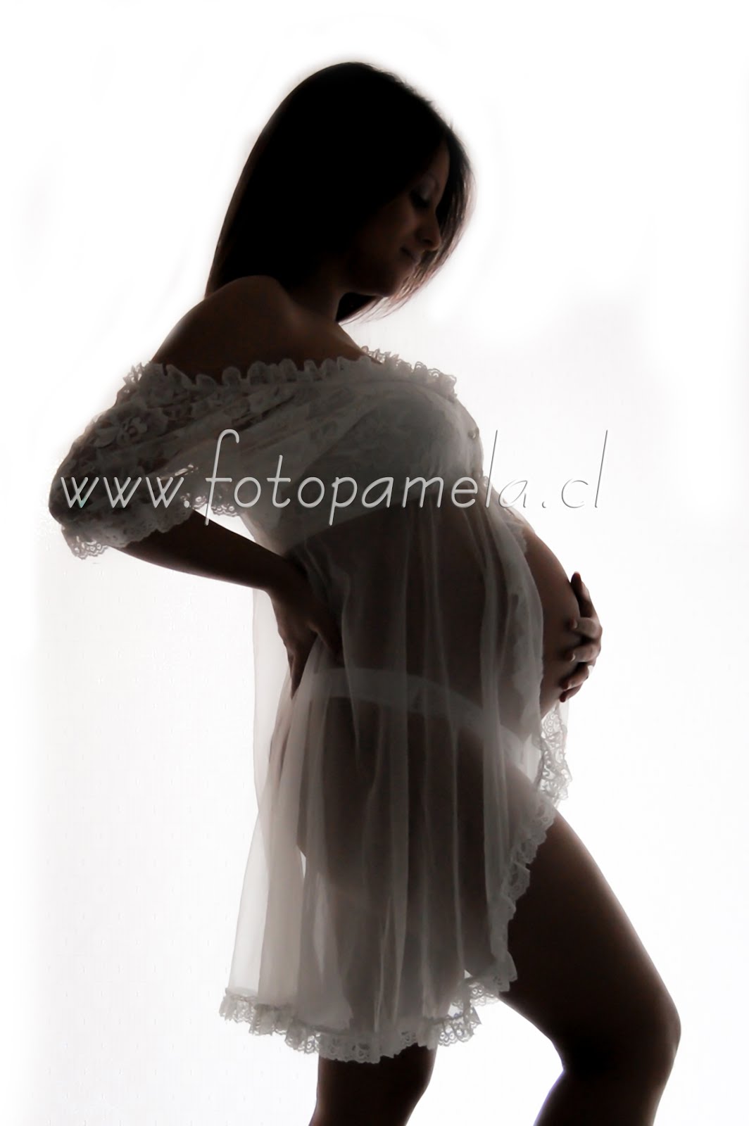 silueta foto embarazada artistica en estudio fotografico en santiago