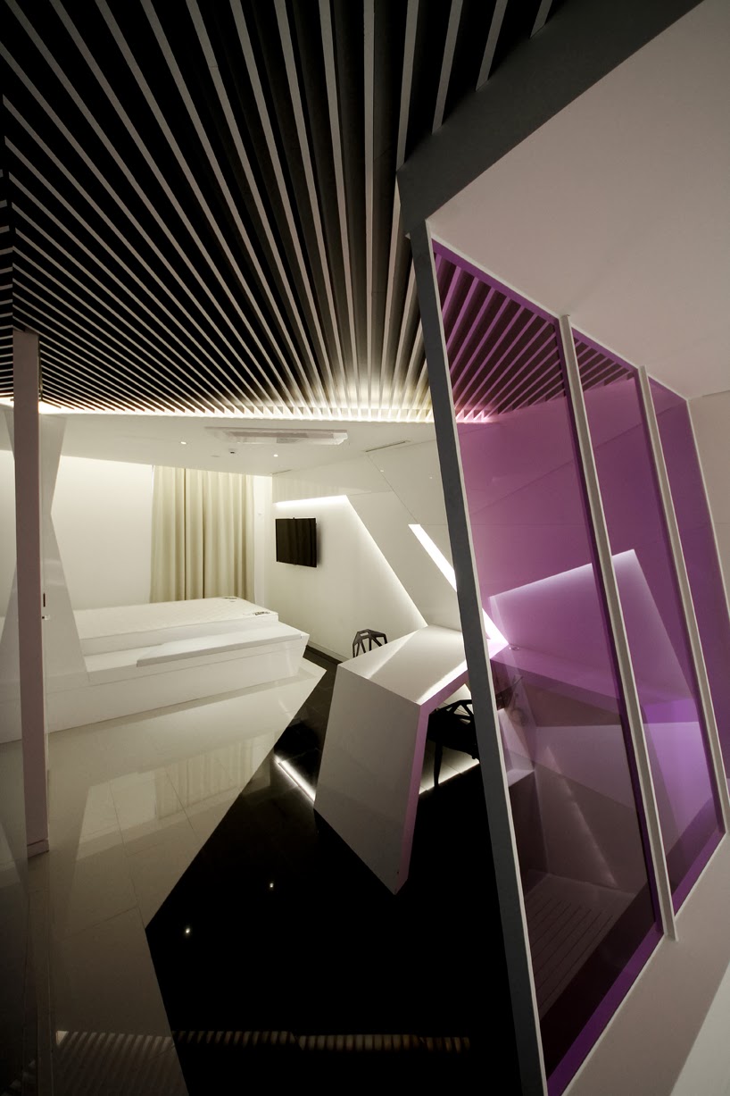 ilia estudio interiorismo: Habitaciones futuristas en este Hotel de