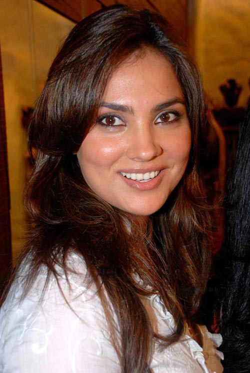 Bollywood: Lara Dutta Profile, Bio And Pics, Wallpapers 2011