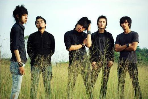 Lirik Lagu Armada - Pemilik Hatiku