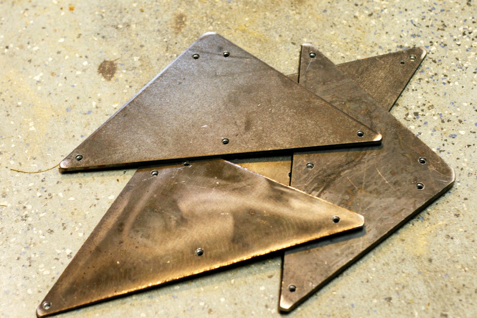 Pneumatic Addict Hairpin Makeup Vanity [Building Plans and GIVEAWAY!!]