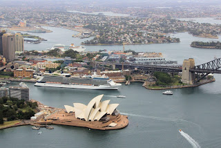 Celebrity Solstice di Sidney | Paket Wisata Cruise tahun Baru 2014 Aussie New Zealand 20 Desember 2013 - 4 Januari 2014 Paket Wisata Cruise tahun Baru 2014 Aussie New Zealand 20 Desember 2013 - 4 Januari 2014
