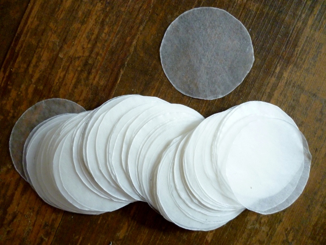 manitas de gato: diy: candelabro de papel encerado