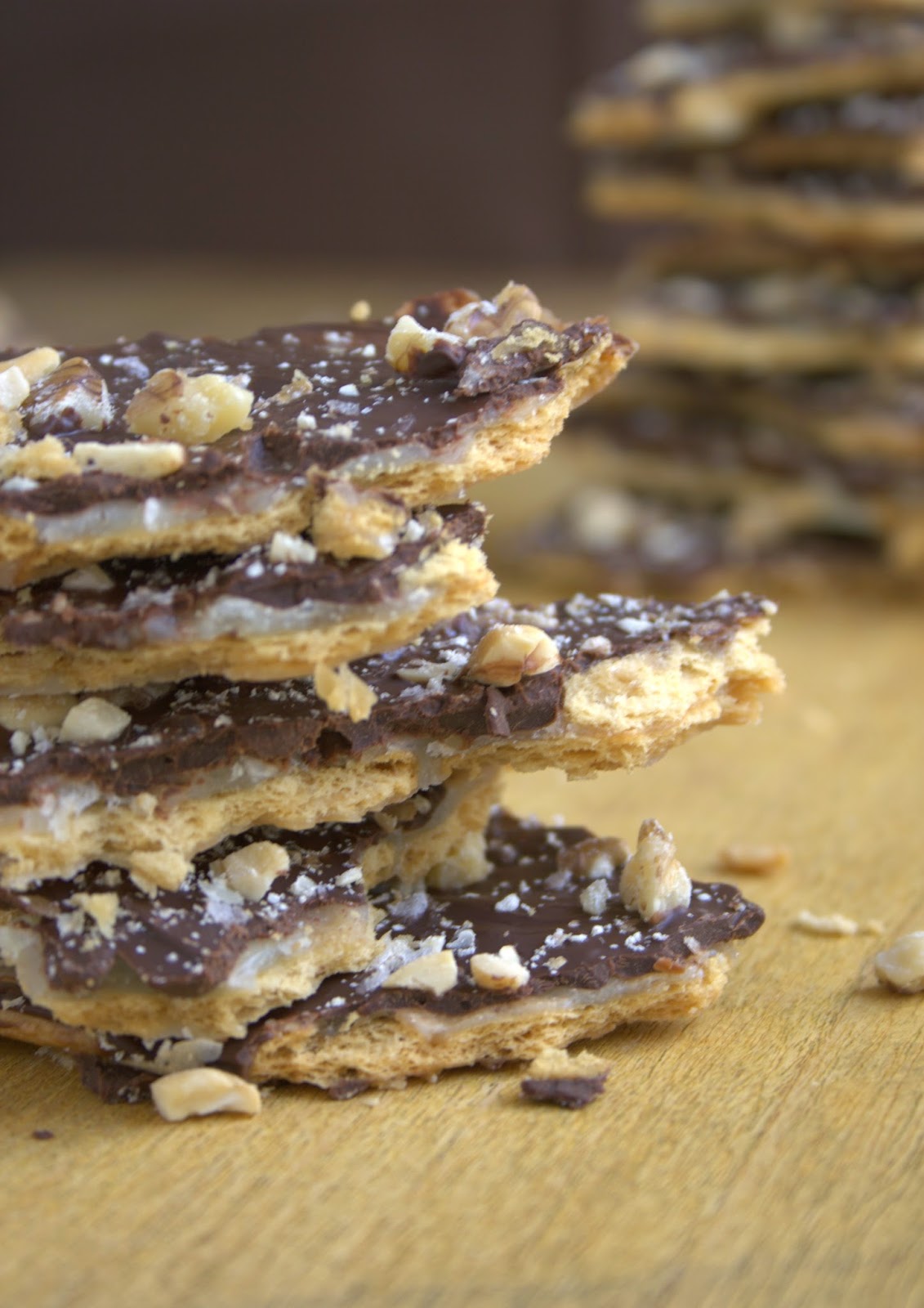 Cosas con Encanto BRITTLE DE CHOCOLATE NEGRO Y CARAMELO CON FRUTOS