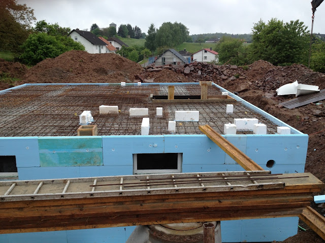 Bautagebuch Hassenroth: Keller Teil 5, Gießen der Kellerdecke