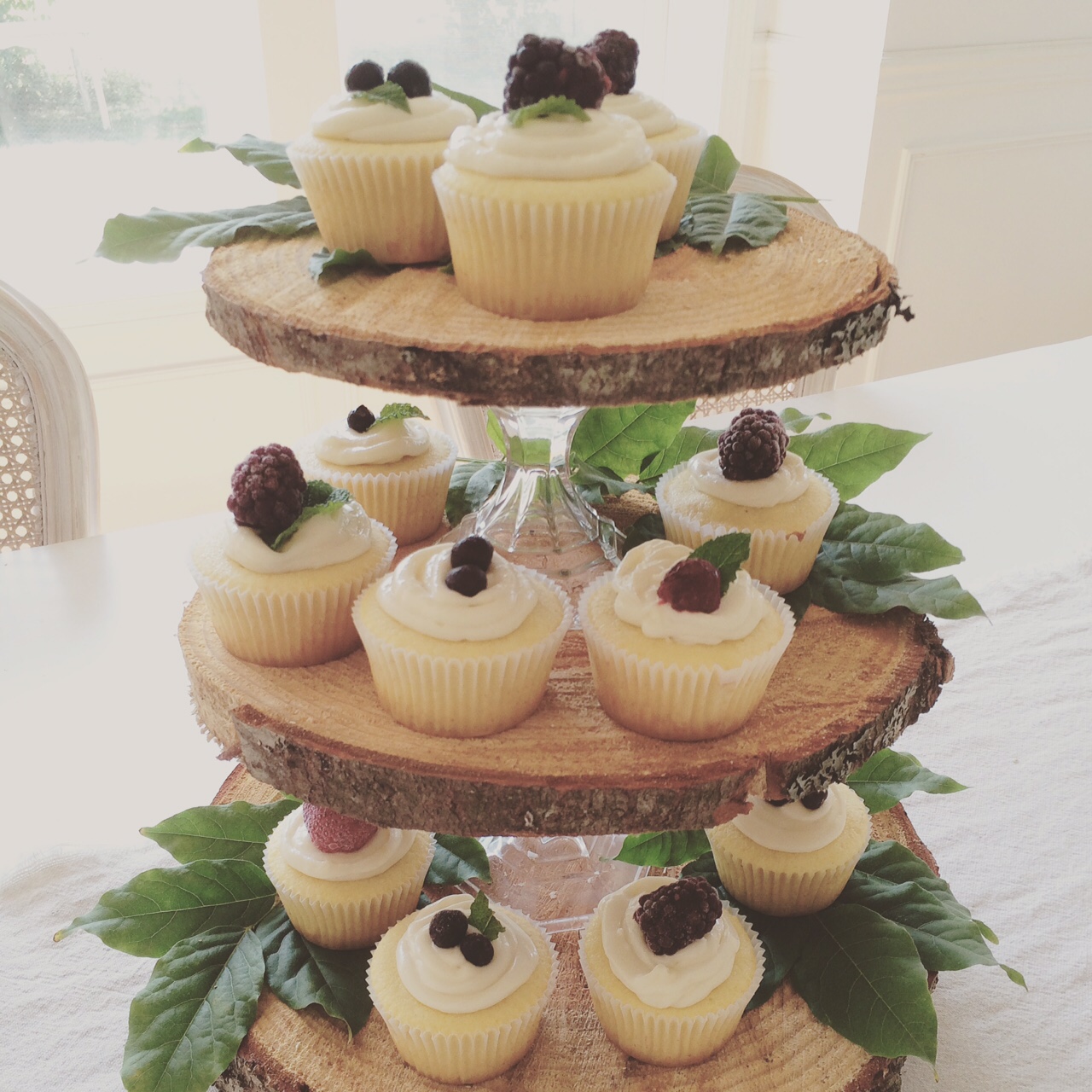 Little Farmstead Rustic 3Tier {Cupcake} Stand