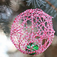 http://aboutfamilycrafts.com/baker-twine-ornament/