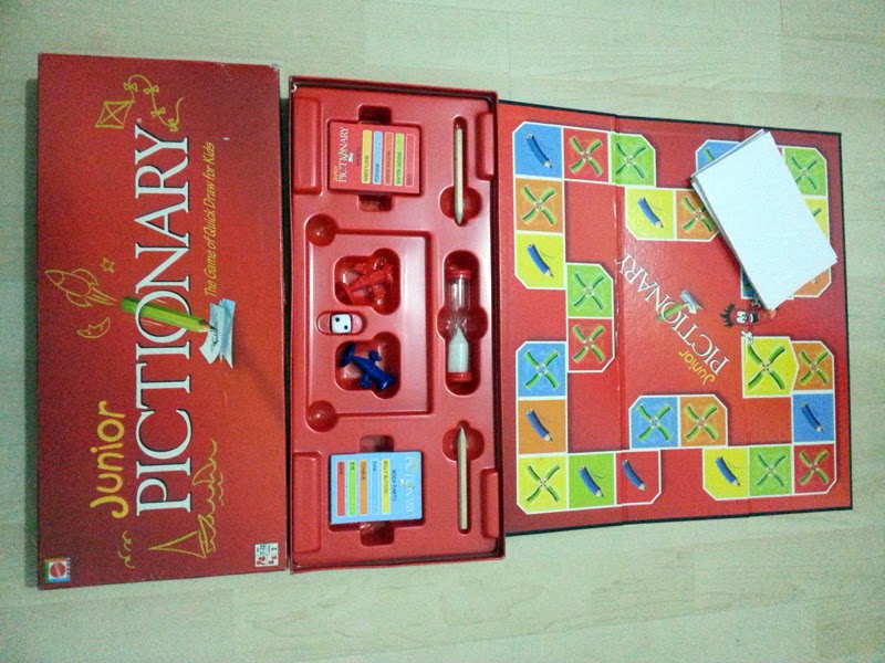 What is the way to play Pictionary Junior?
