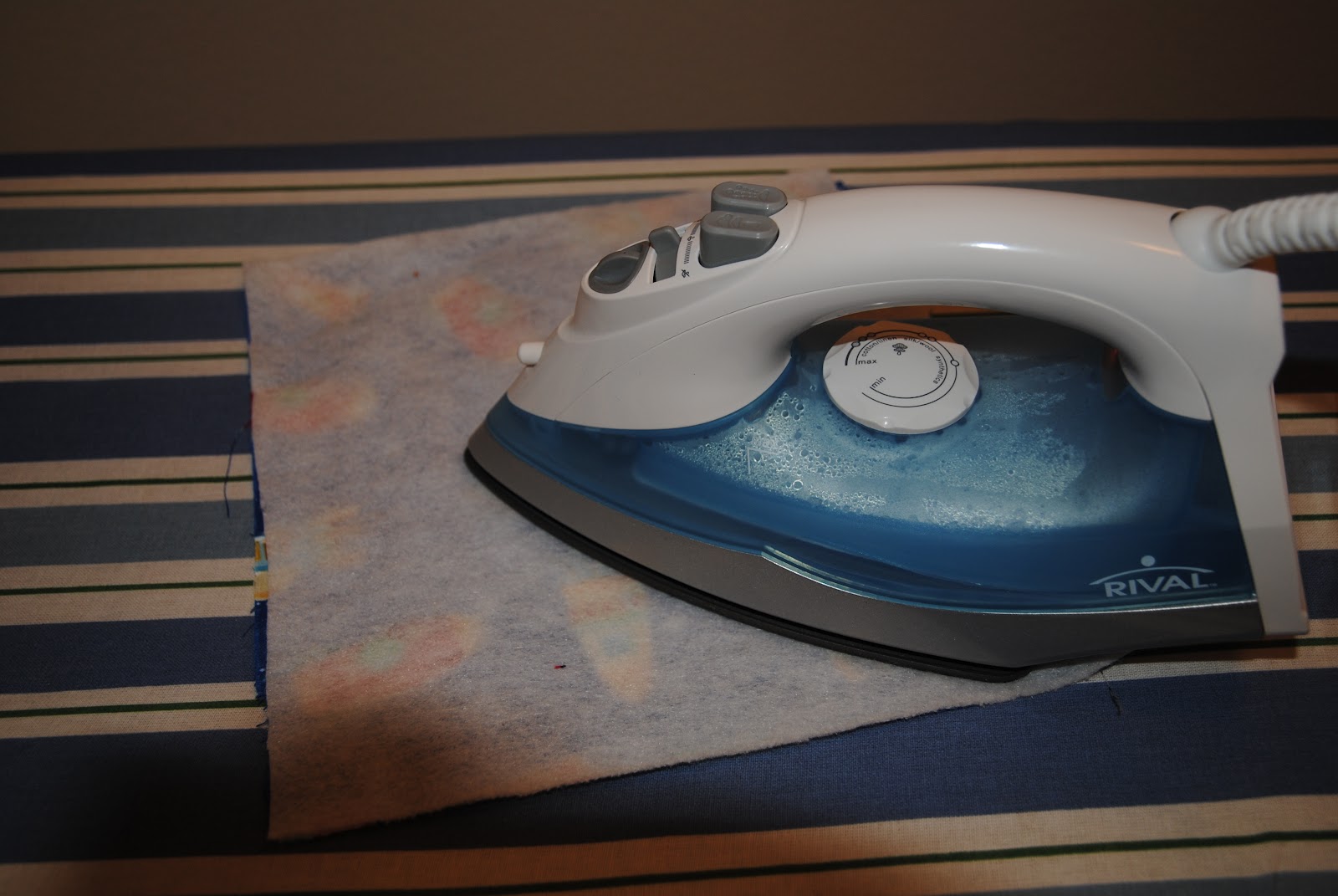 Diamonds, fur and laundry Fabric airplane tutorial