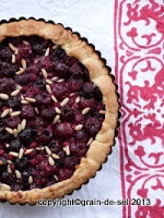 http://salzkorn.blogspot.fr/2012/06/tarte-rustique-aux-cerises-et.html