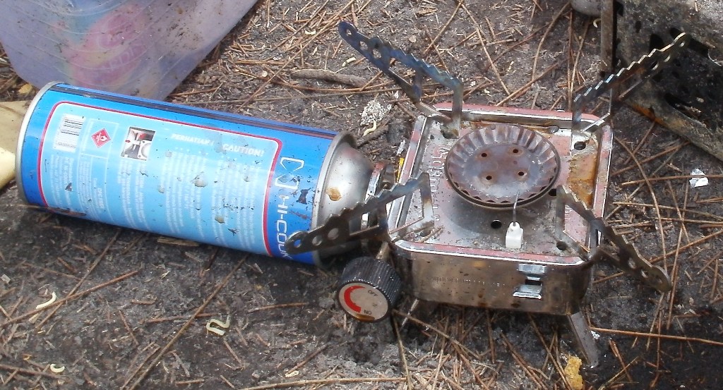 Cara Membuat Kompor Dari Kaleng Soda Sewaktu Mendaki Atau Kemah