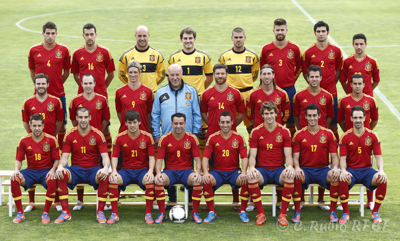 إسبانيا تفوز في نهائيات بطولة أوروبا..   FOTO+OFICIAL