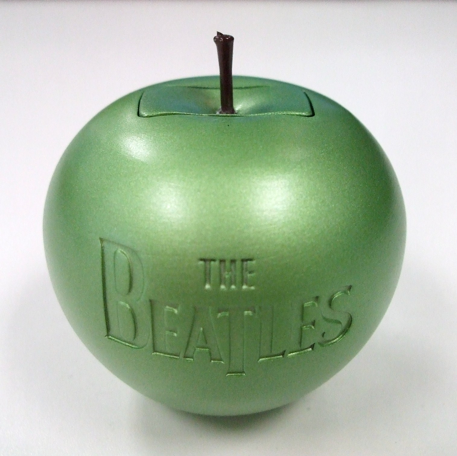 Music Haven: Rarities #46: The Beatles Apple USB Flash Drive (2009)