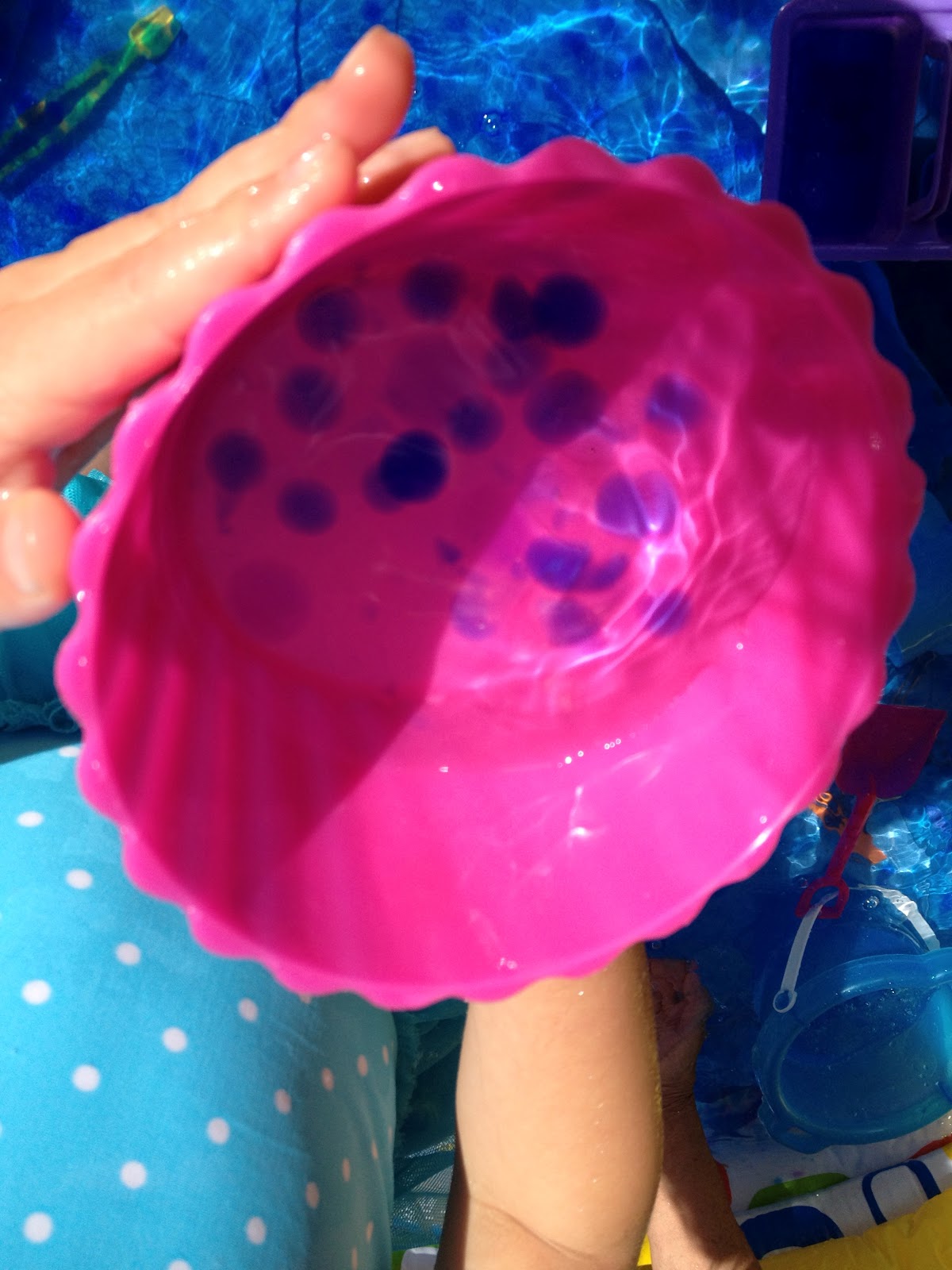 Busy Hands Blessed Hearts Water Bead Pool