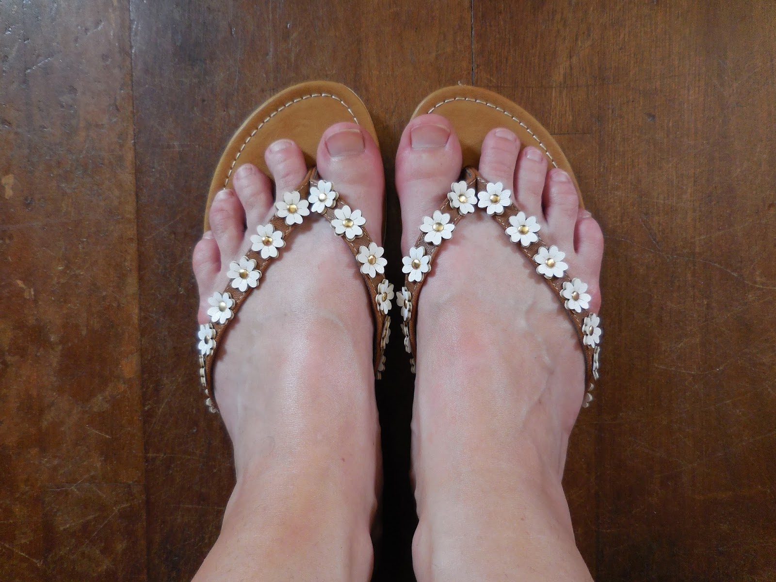 slippers met bloemetjes