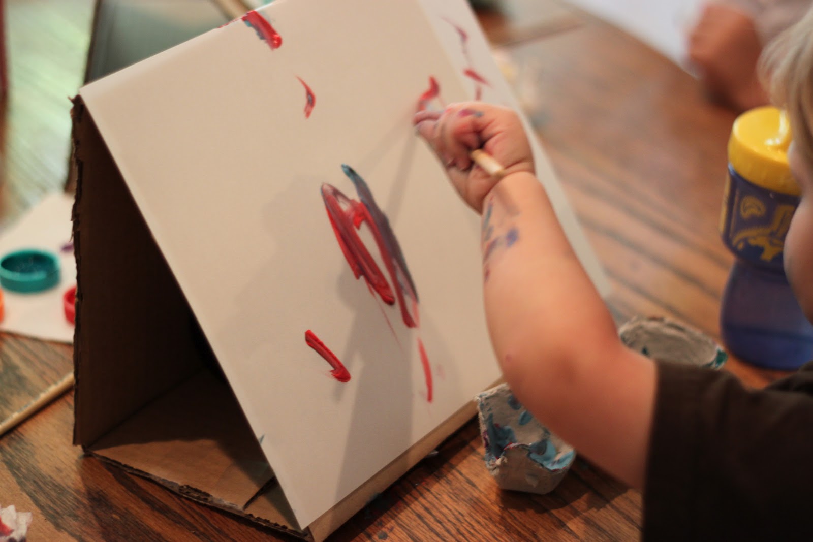 Playing House DIY Tabletop Art Easel