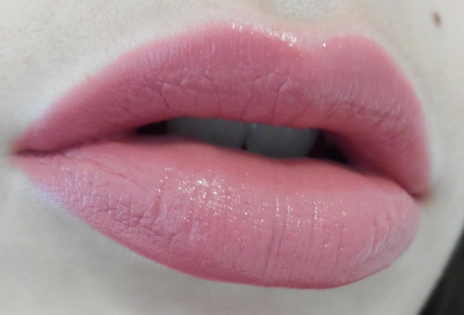 Jennifer Drinks Coffee Mac Soar Lip Liner and Mehr Lipstick Swatch