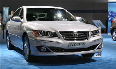 2011 Hyundai Azera in silver color