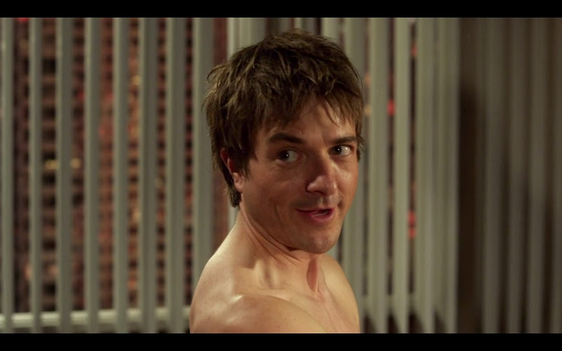 Samantha Ryan самоудовлетворяется при помощи нового вибратора