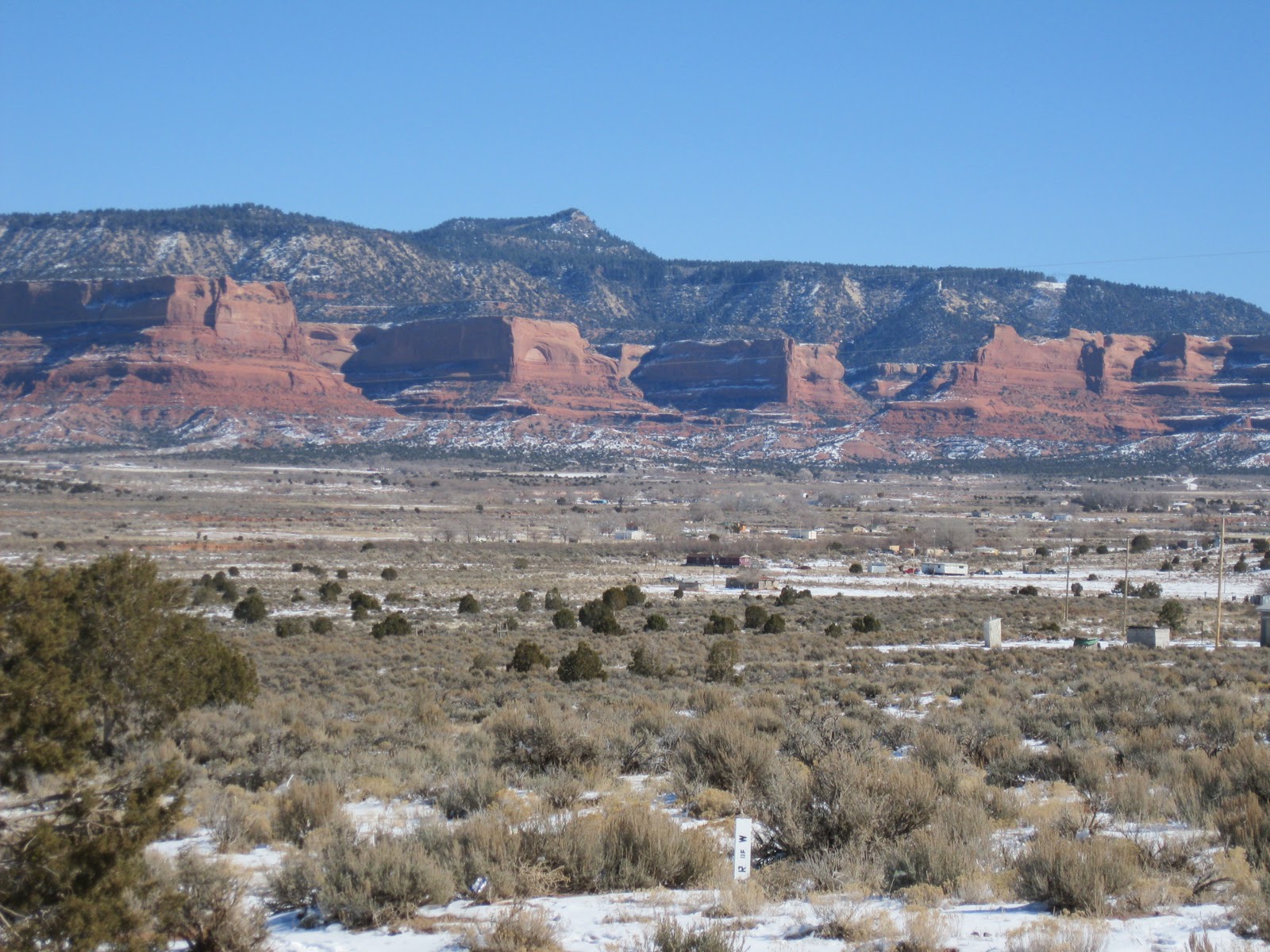 Four Corners HikesNavajo Nation Round Rock, Rock Point and Lukachukai