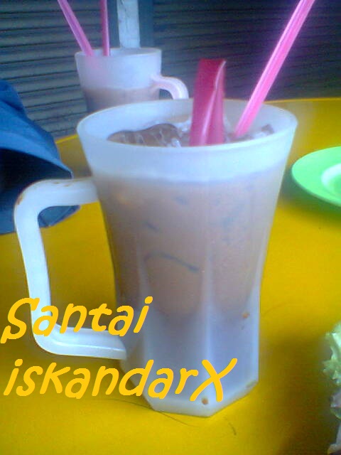 iskandarx.blogspot.com, Kelmarin is lepak sambil lunch kat Hot Mama, santai, Hot Mama, Nasi Ayam, Kopi Ais, Rokok, D J, Flat Ijau, Balik Pulau